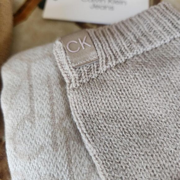 Calvin Klein Muffler and Touch Gloves set - Picture 2 of 2